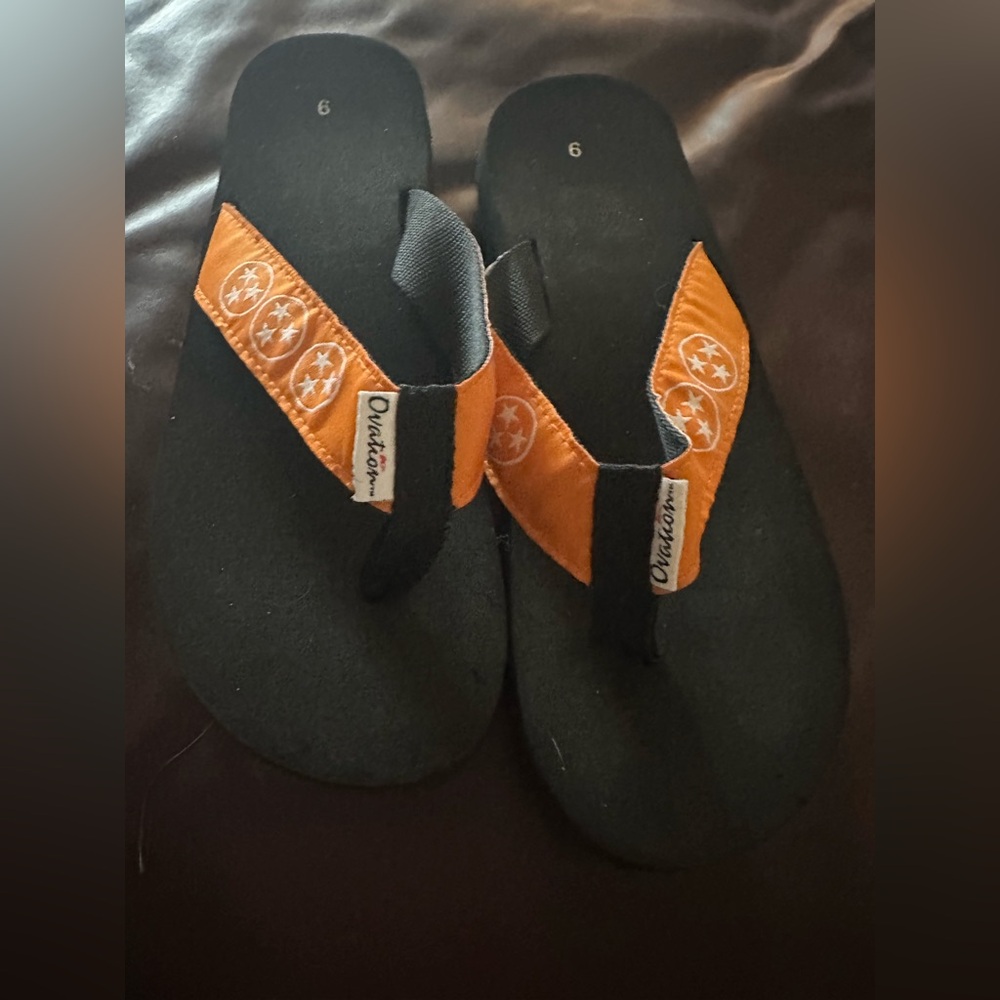 Tennessee Vols Flip-flops size 9
